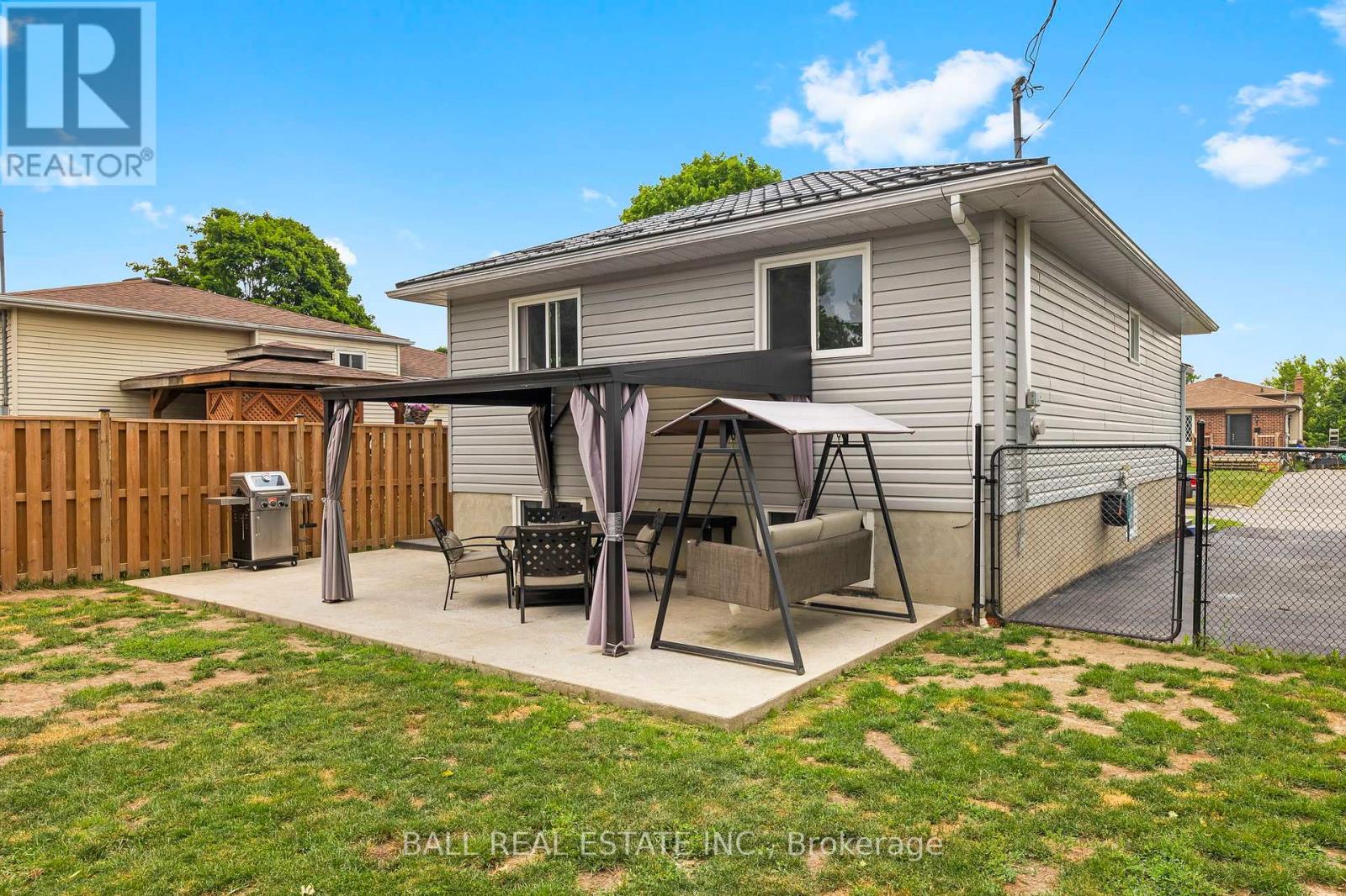 2 Hazel Street, Kawartha Lakes, Ontario  K9V 5M2 - Photo 13 - X12403925