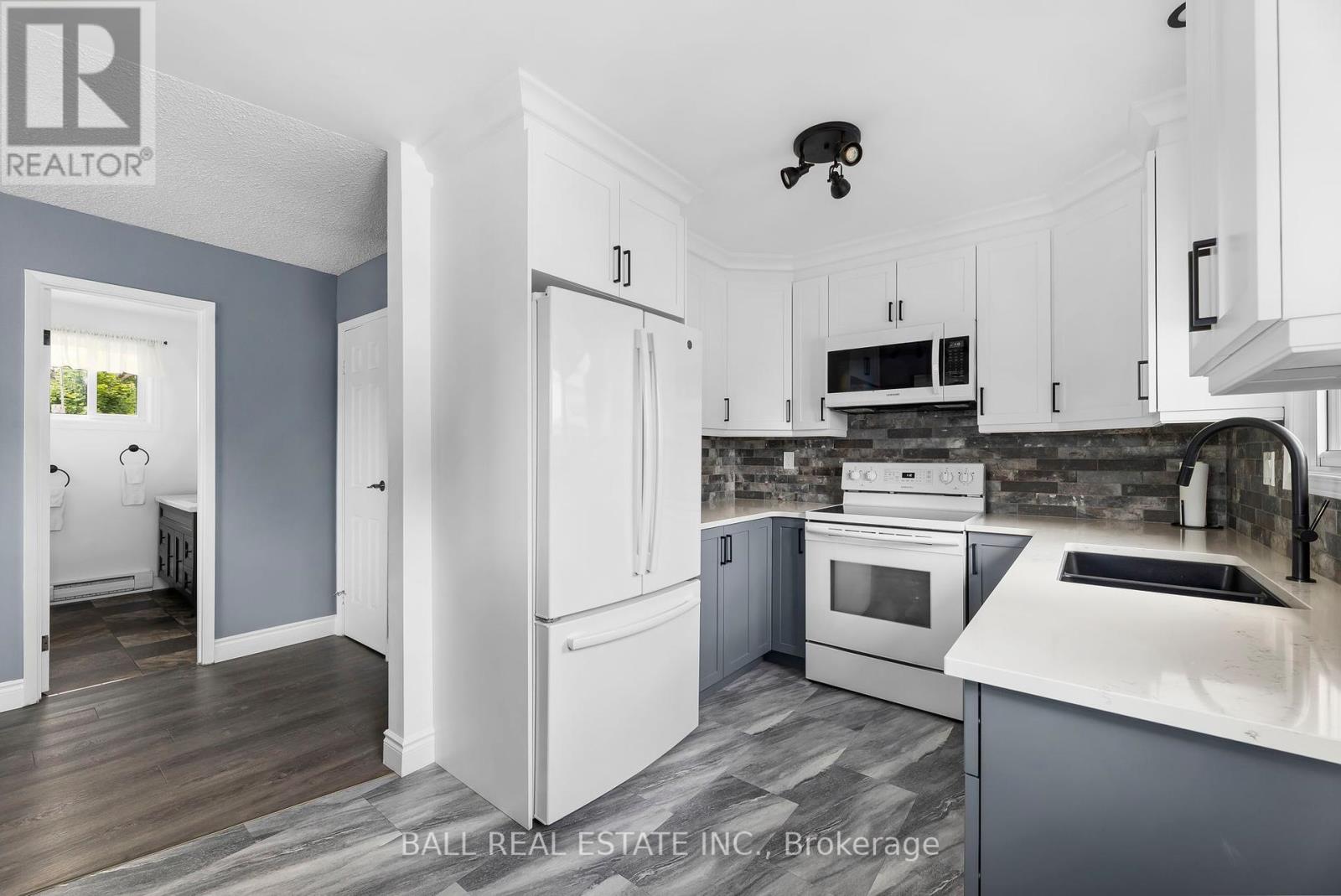 2 Hazel Street, Kawartha Lakes, Ontario  K9V 5M2 - Photo 22 - X12403925