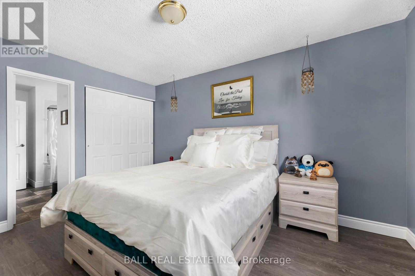 2 Hazel Street, Kawartha Lakes, Ontario  K9V 5M2 - Photo 26 - X12403925