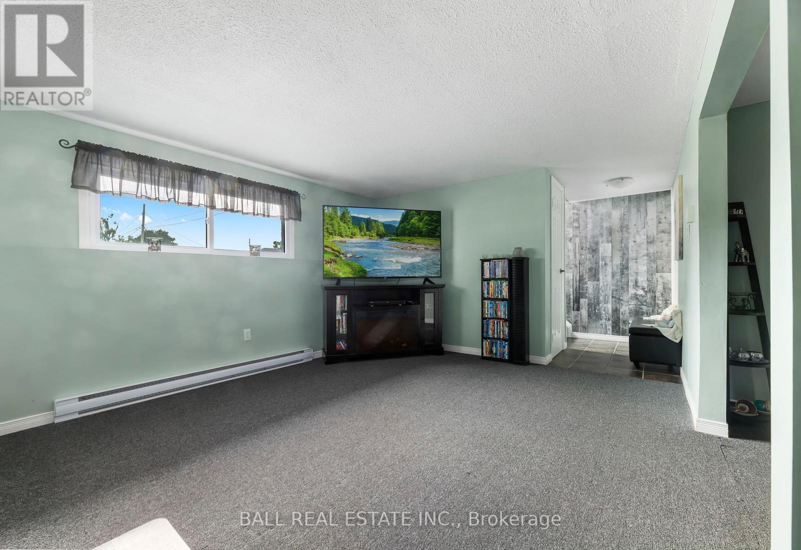 2 Hazel Street, Kawartha Lakes, Ontario  K9V 5M2 - Photo 29 - X12403925