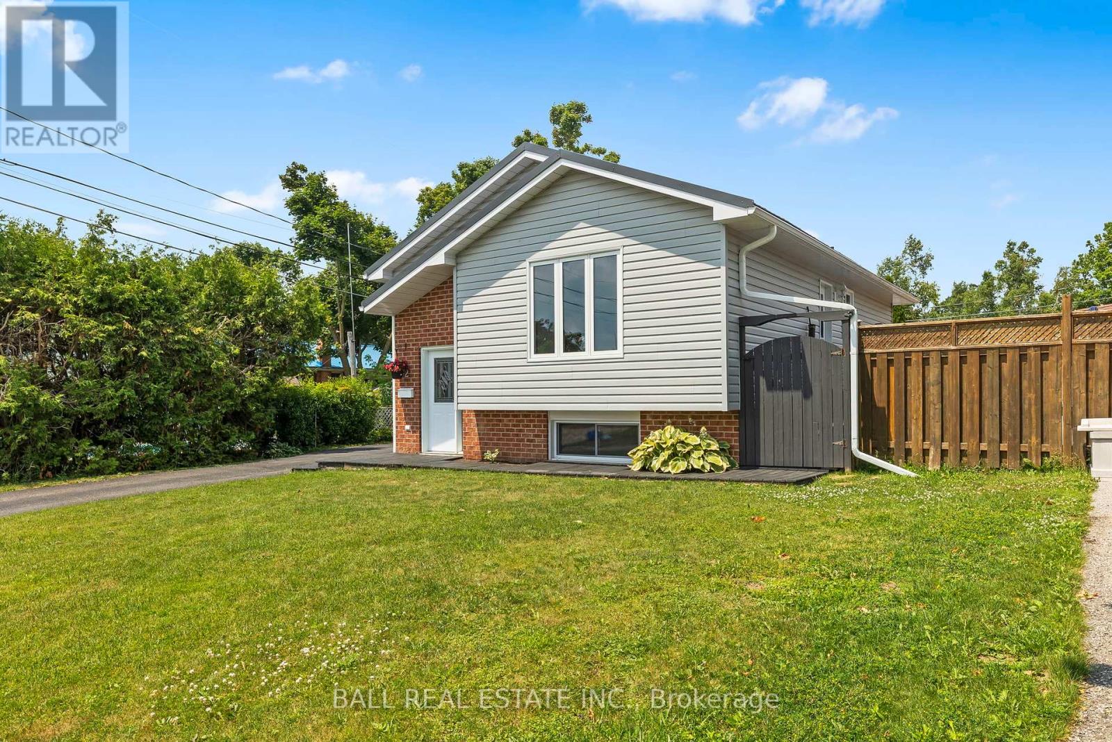 2 Hazel Street, Kawartha Lakes, Ontario  K9V 5M2 - Photo 3 - X12403925