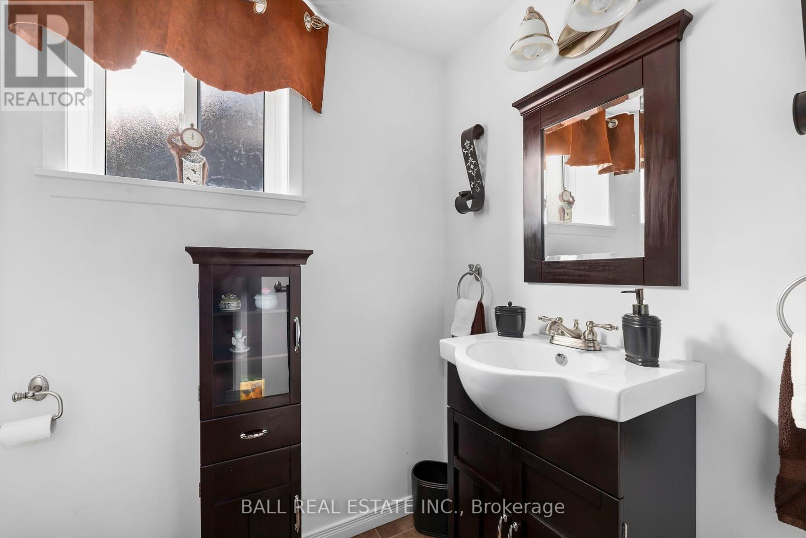 2 Hazel Street, Kawartha Lakes, Ontario  K9V 5M2 - Photo 36 - X12403925