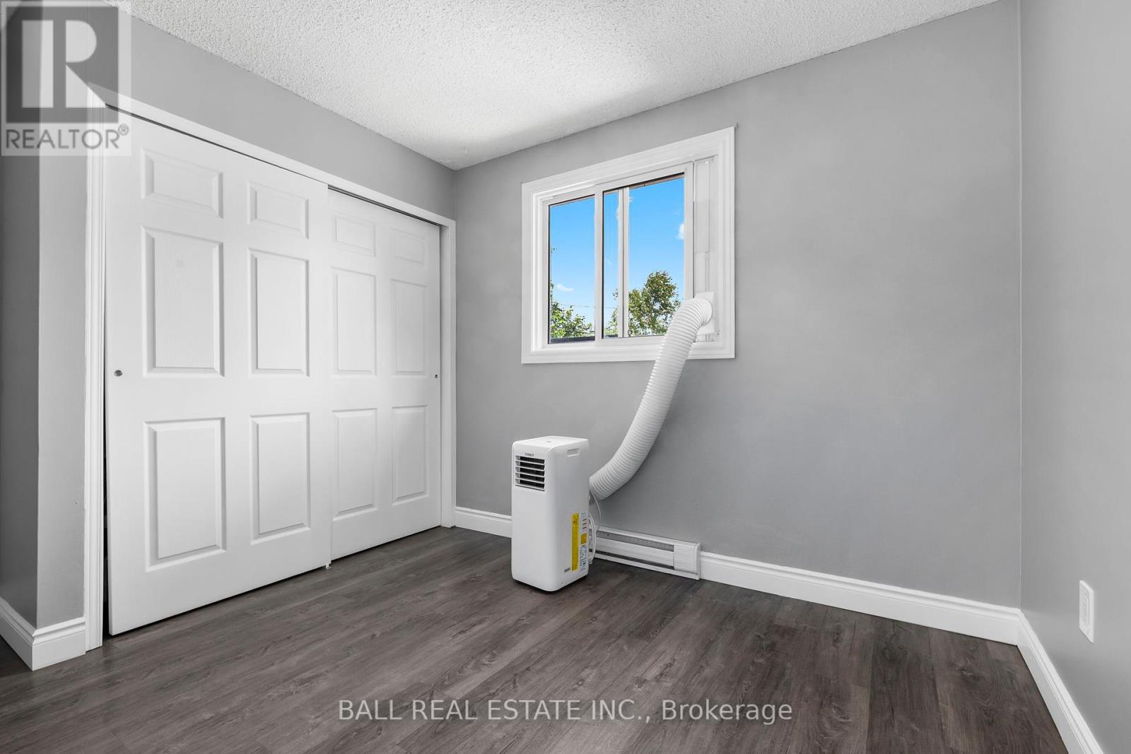 2 Hazel Street, Kawartha Lakes, Ontario  K9V 5M2 - Photo 38 - X12403925