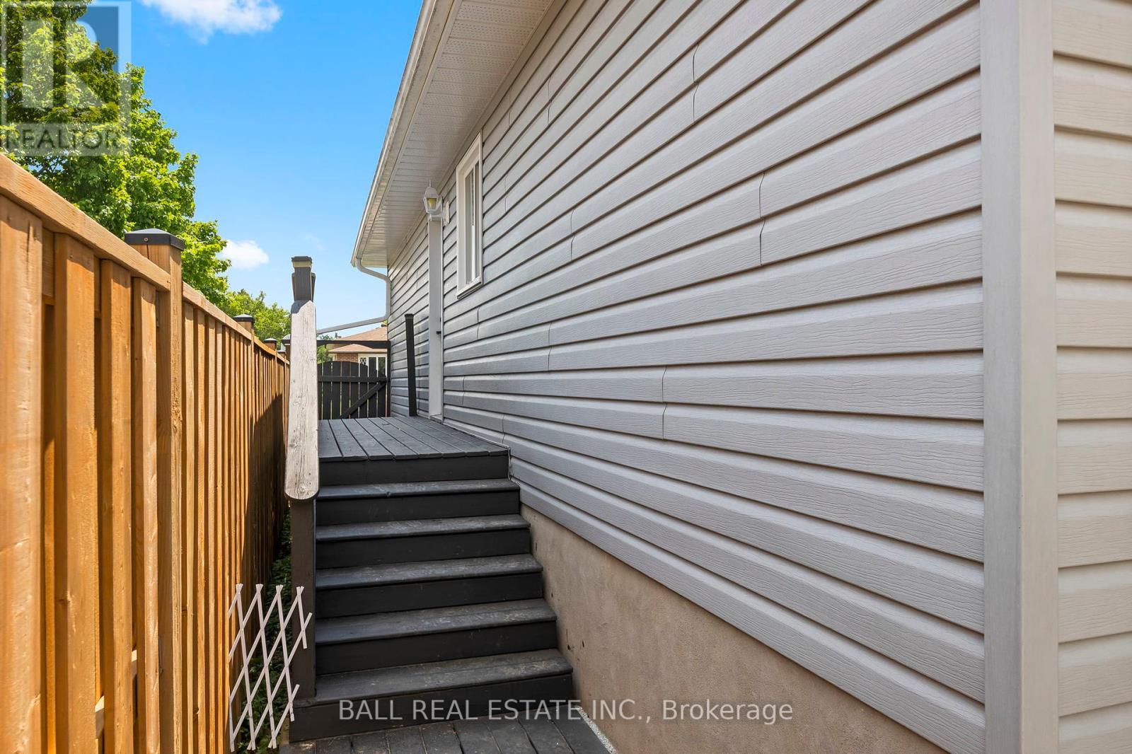 2 Hazel Street, Kawartha Lakes, Ontario  K9V 5M2 - Photo 9 - X12403925