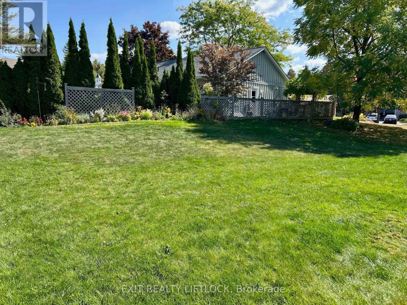 12 Victoria Avenue, Smith-Ennismore-Lakefield (Lakefield), Ontario  K0L 2H0 - Photo 24 - X12403946