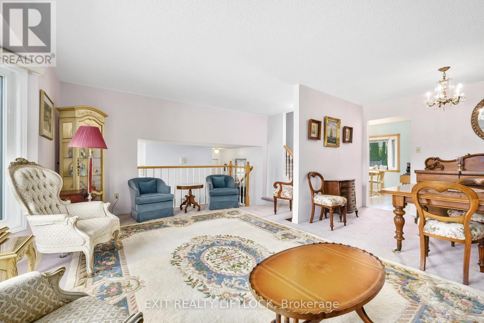 12 Victoria Avenue, Smith-Ennismore-Lakefield (Lakefield), Ontario  K0L 2H0 - Photo 8 - X12403946