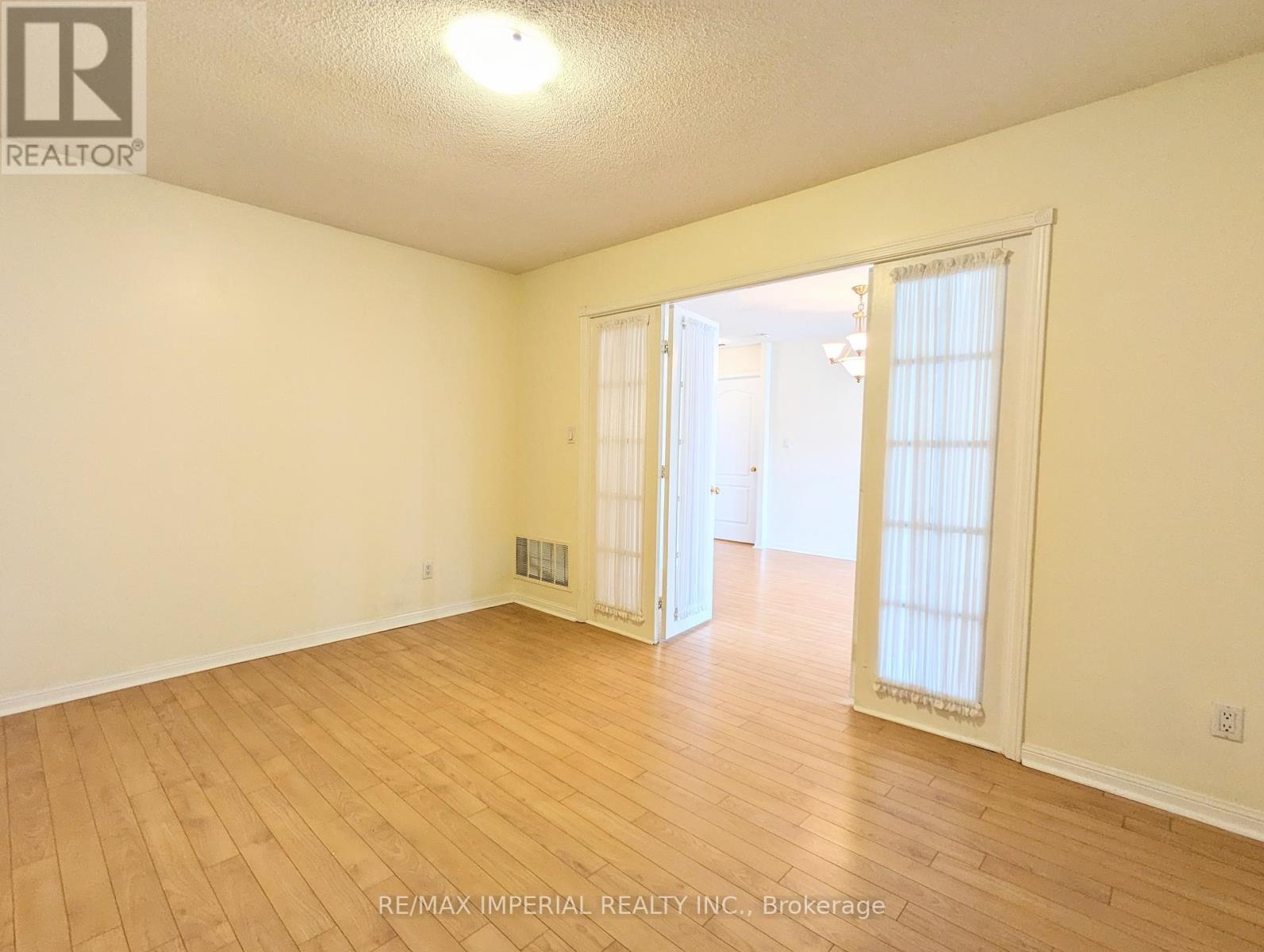 313 Grandview Way, Toronto, Ontario  M2N 6V3 - Photo 15 - C12403701