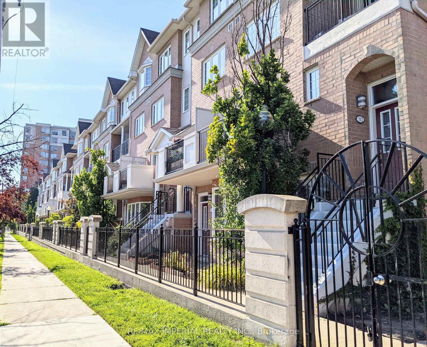 313 Grandview Way, Toronto, Ontario  M2N 6V3 - Photo 3 - C12403701