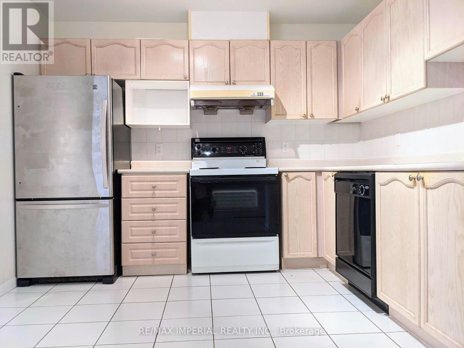 313 Grandview Way, Toronto, Ontario  M2N 6V3 - Photo 9 - C12403701