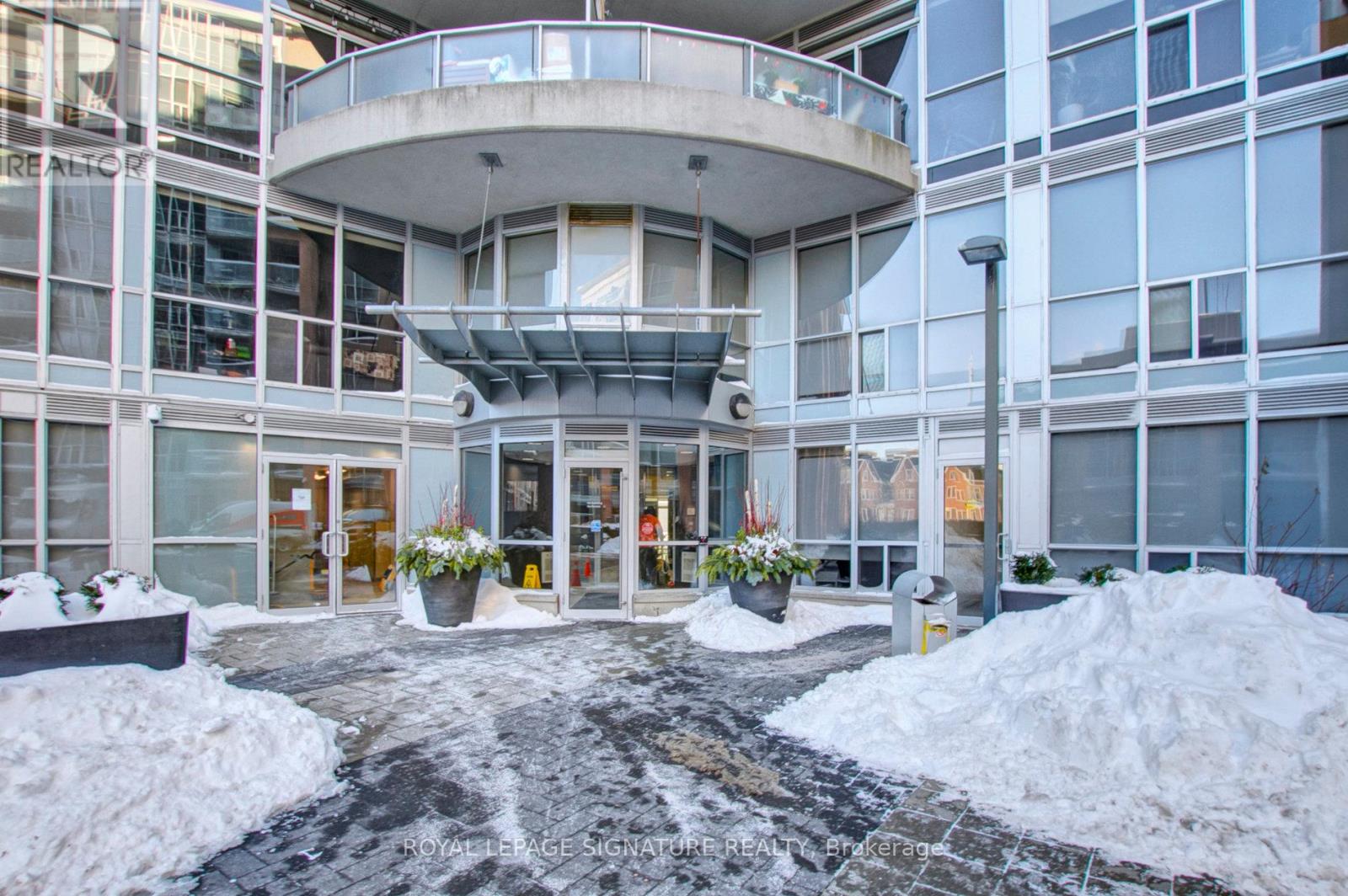 126 - 1 Shaw Street, Toronto, Ontario  M6K 0A1 - Photo 3 - C12403799