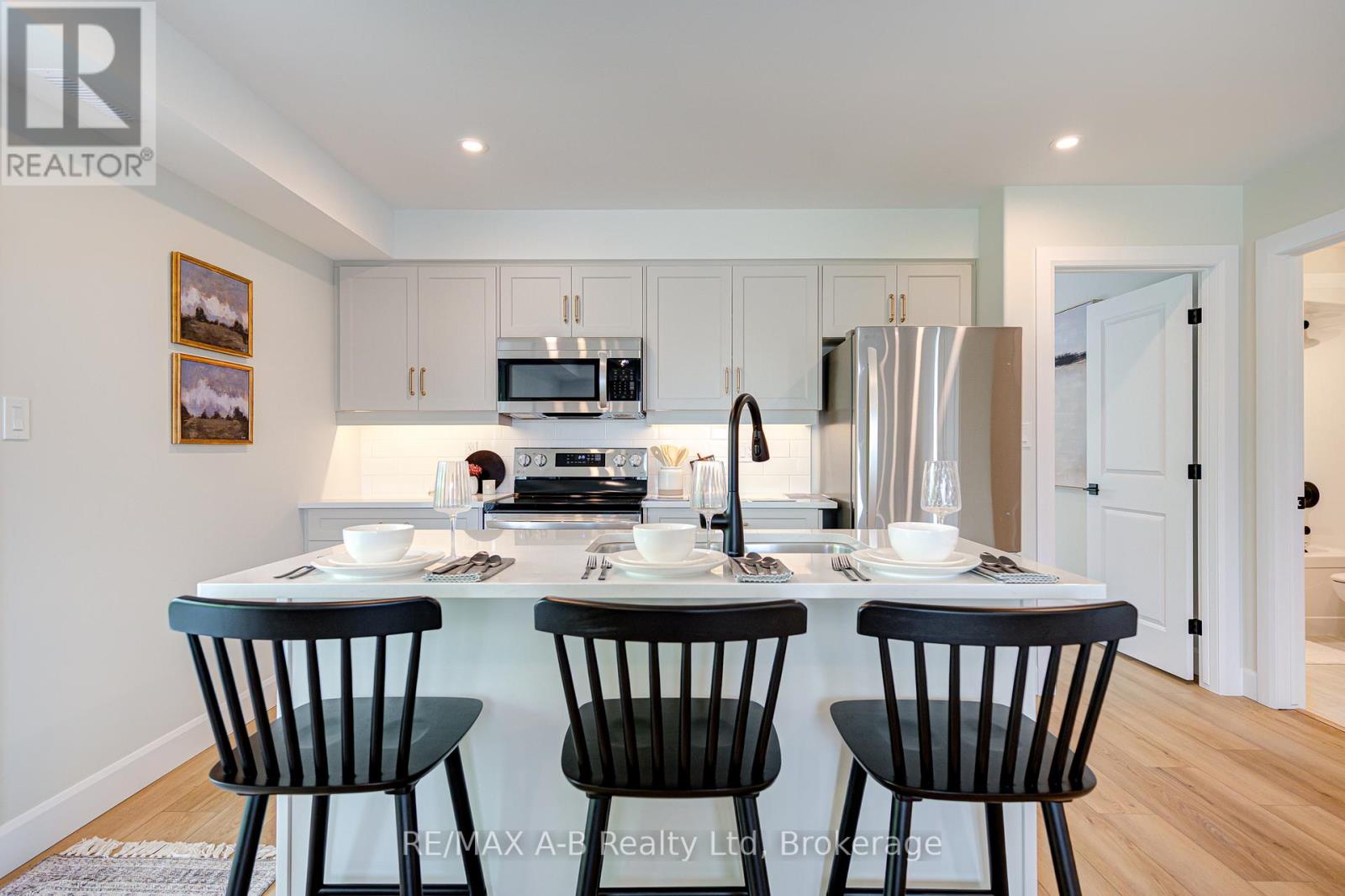 #5 - 428 Queen Street W, St. Marys, Ontario  N4X 1C4 - Photo 5 - X12403971