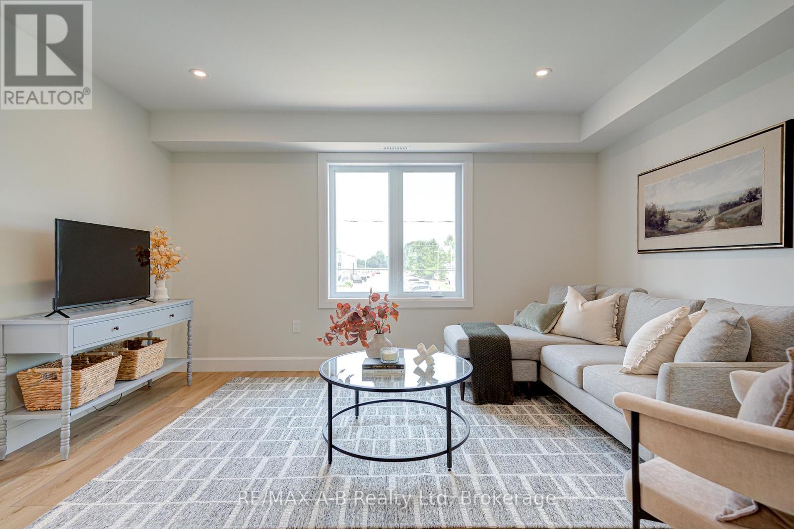 #5 - 428 Queen Street W, St. Marys, Ontario  N4X 1C4 - Photo 11 - X12403971