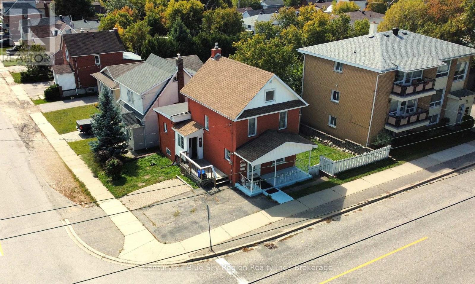 695 HIGH STREET, North Bay, Ontario
