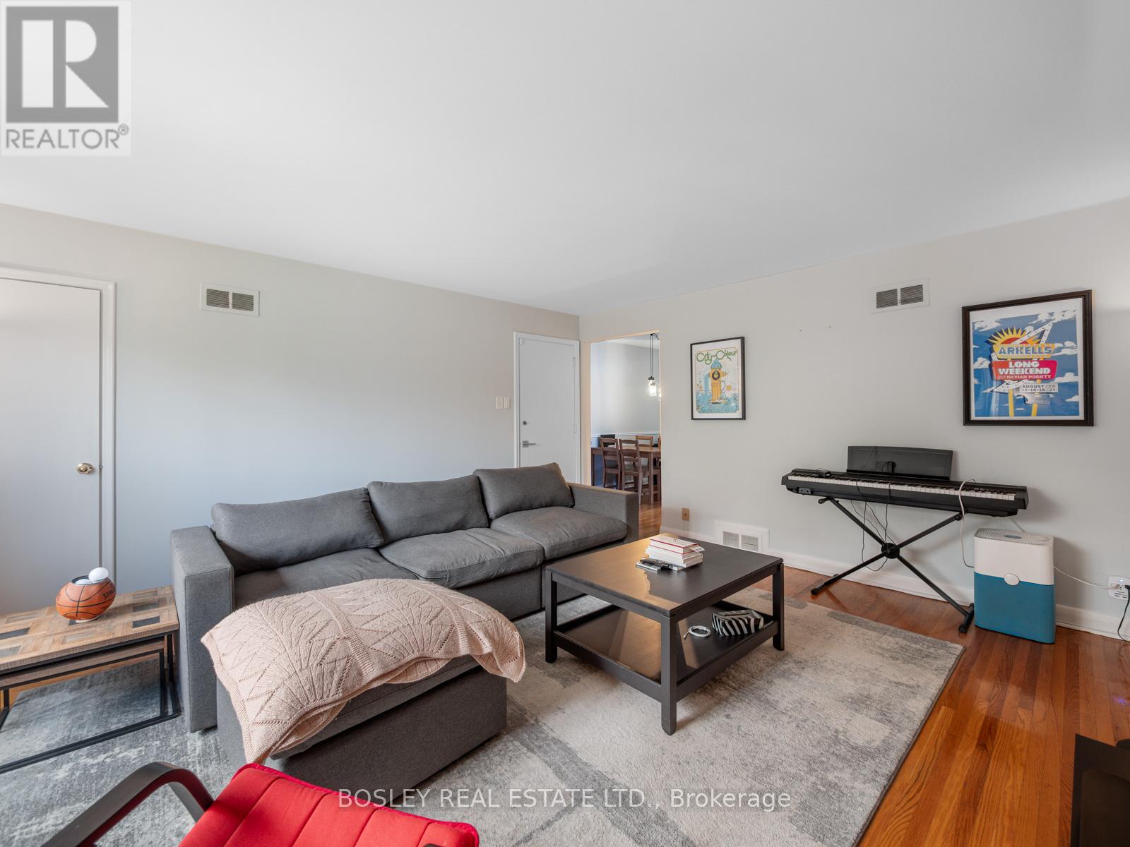 9 Love Crescent, Toronto, Ontario  M4E 1V6 - Photo 23 - E12403710