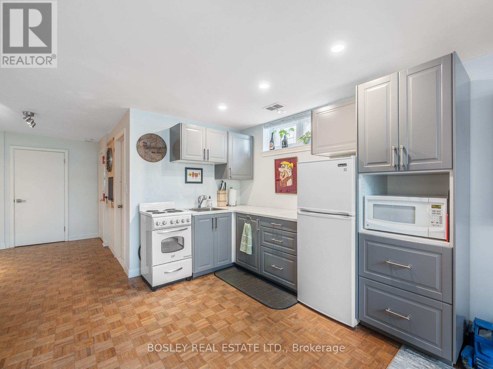 9 Love Crescent, Toronto, Ontario  M4E 1V6 - Photo 31 - E12403710