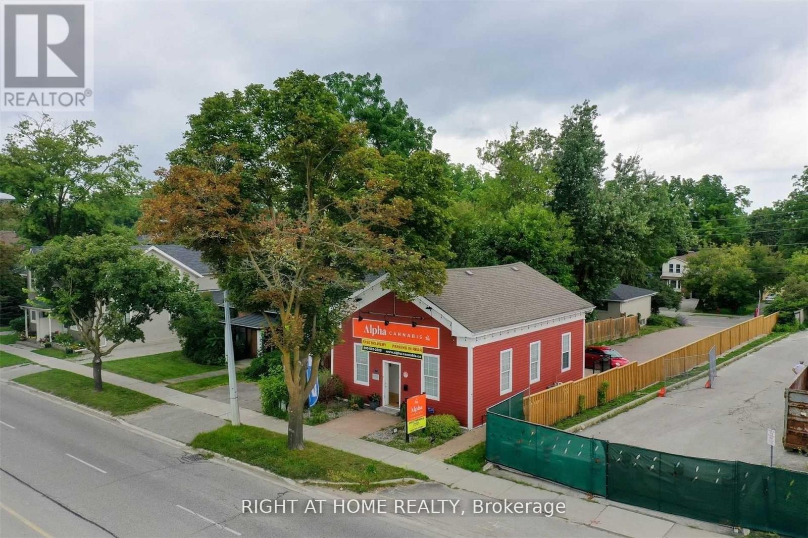 Upstairs - 118 Wellington Street E, Aurora, Ontario  L4G 1J1 - Photo 3 - N12403769