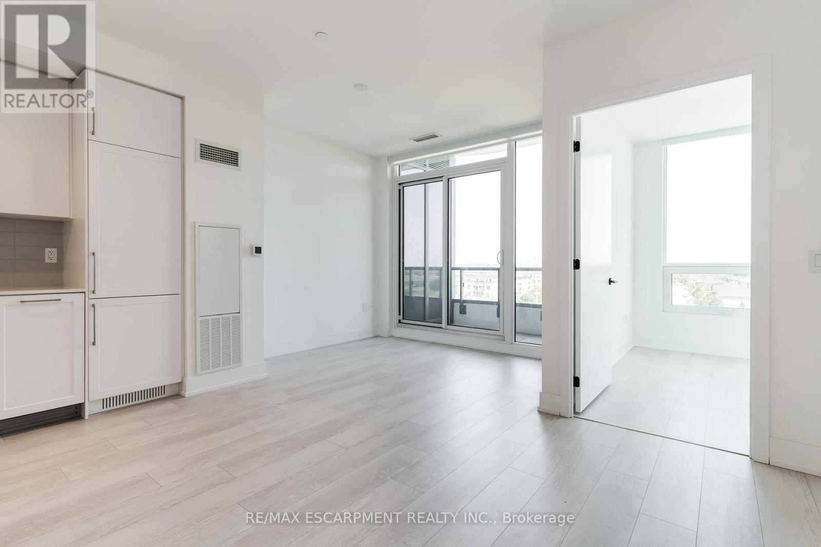 614 - 2450 Old Bronte Road, Oakville, Ontario  L6M 4J2 - Photo 6 - W12403745