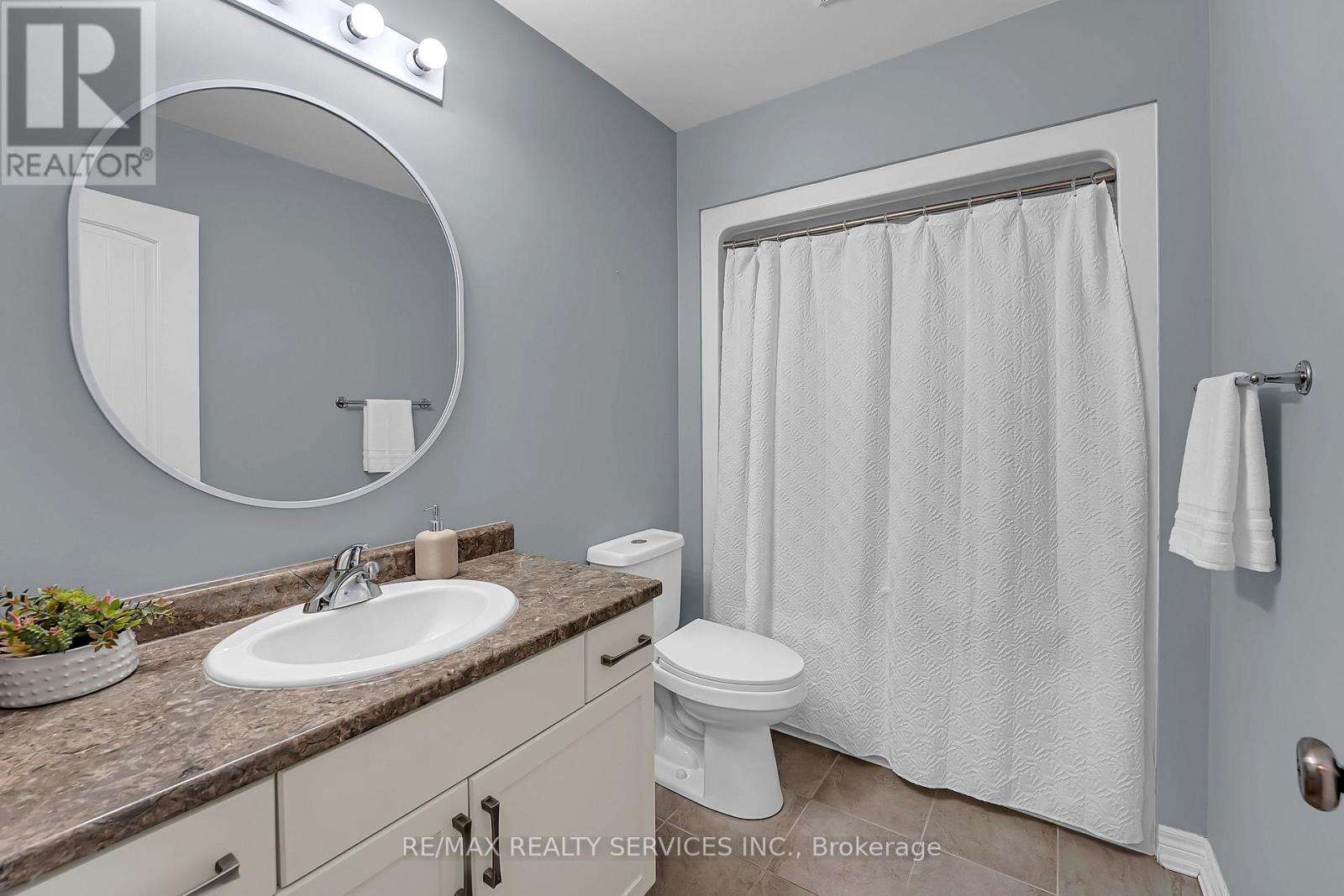 26 Wardlaw Avenue, Orangeville, Ontario  L9W 6K1 - Photo 36 - W12403751