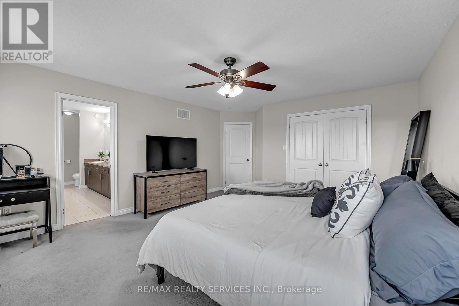 26 Wardlaw Avenue, Orangeville, Ontario  L9W 6K1 - Photo 40 - W12403751