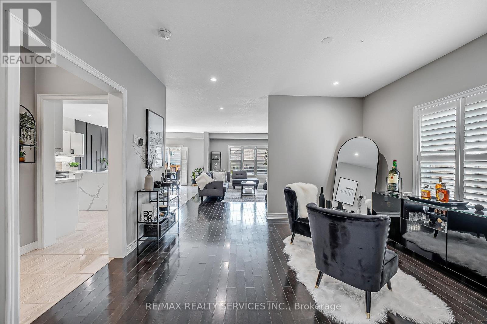 26 Wardlaw Avenue, Orangeville, Ontario  L9W 6K1 - Photo 6 - W12403751