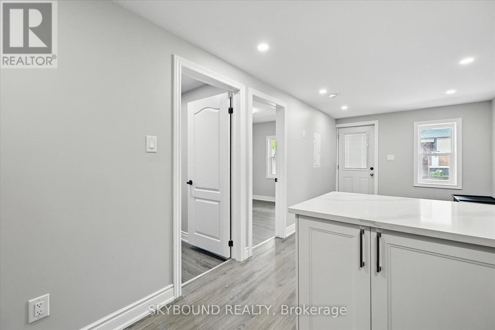224 Rosslyn Avenue N, Hamilton, Ontario  L8L 7P7 - Photo 10 - X12403707