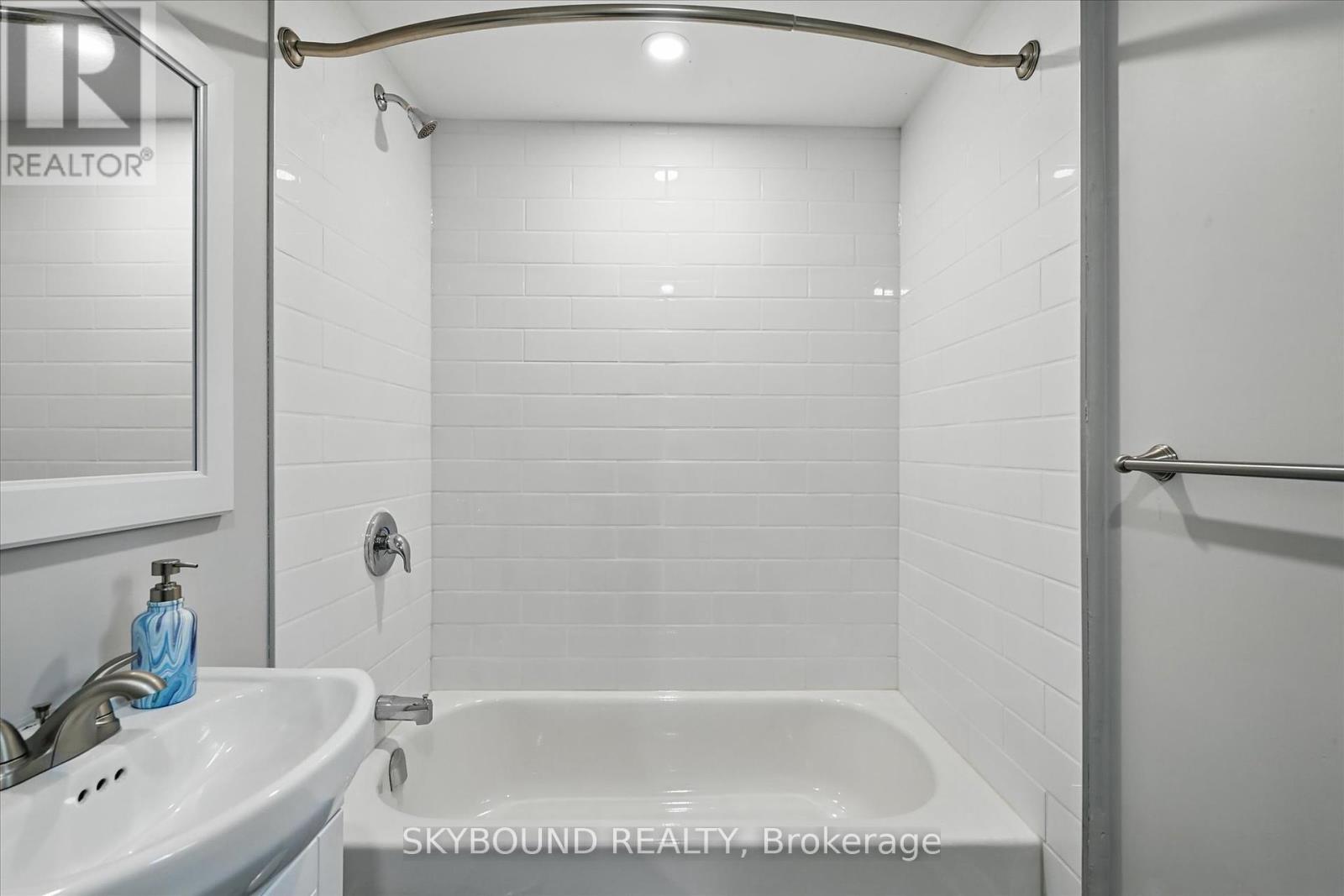 224 Rosslyn Avenue N, Hamilton, Ontario  L8L 7P7 - Photo 18 - X12403707