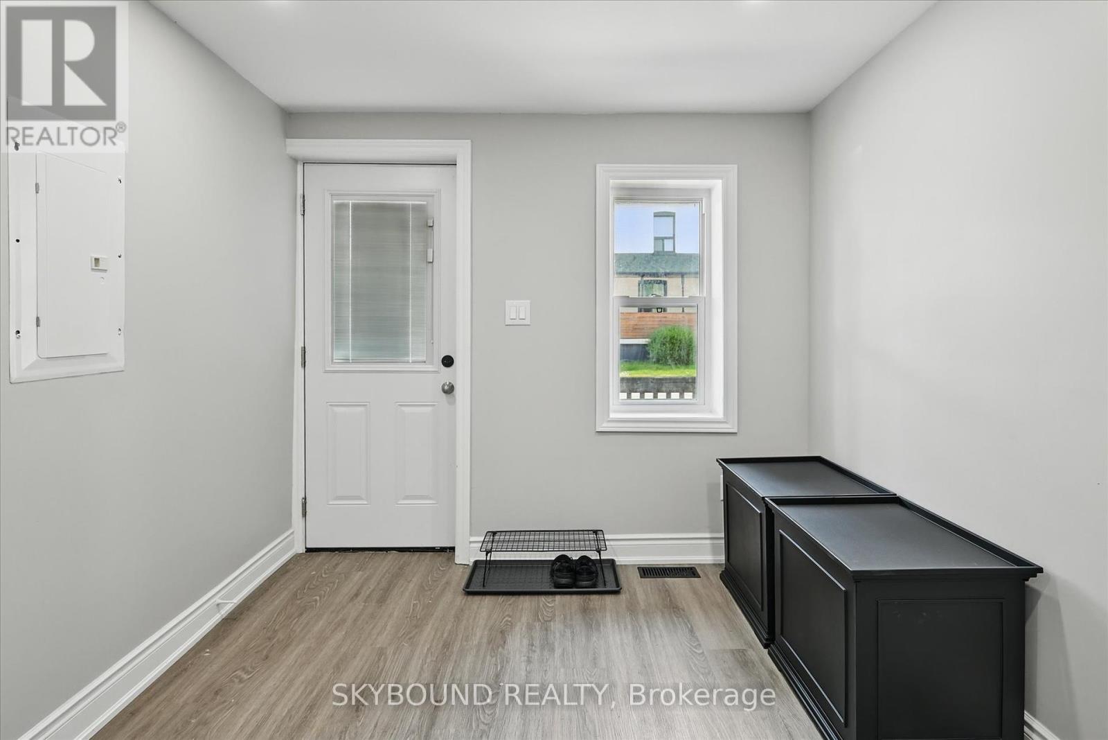 224 Rosslyn Avenue N, Hamilton, Ontario  L8L 7P7 - Photo 5 - X12403707