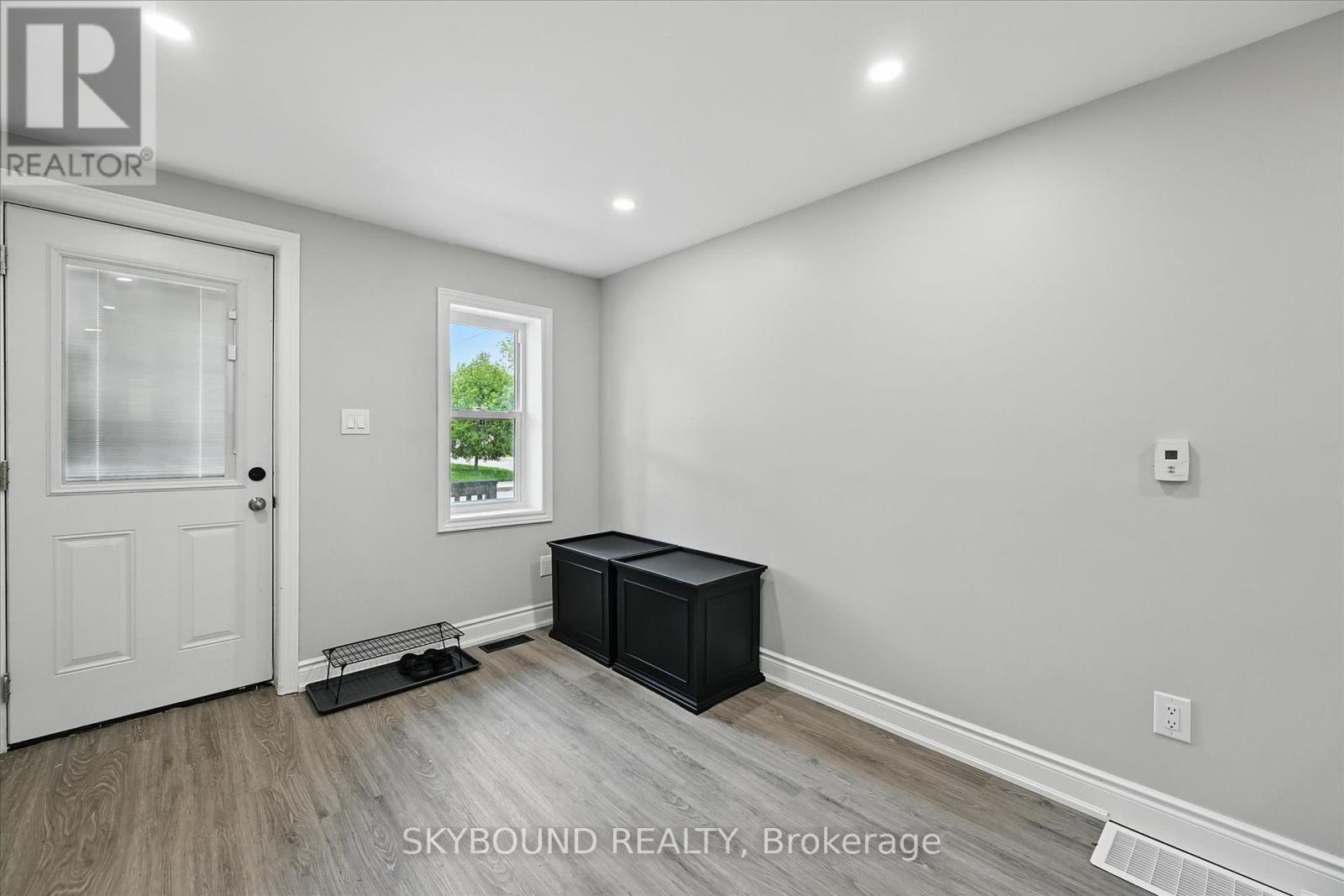 224 Rosslyn Avenue N, Hamilton, Ontario  L8L 7P7 - Photo 6 - X12403707