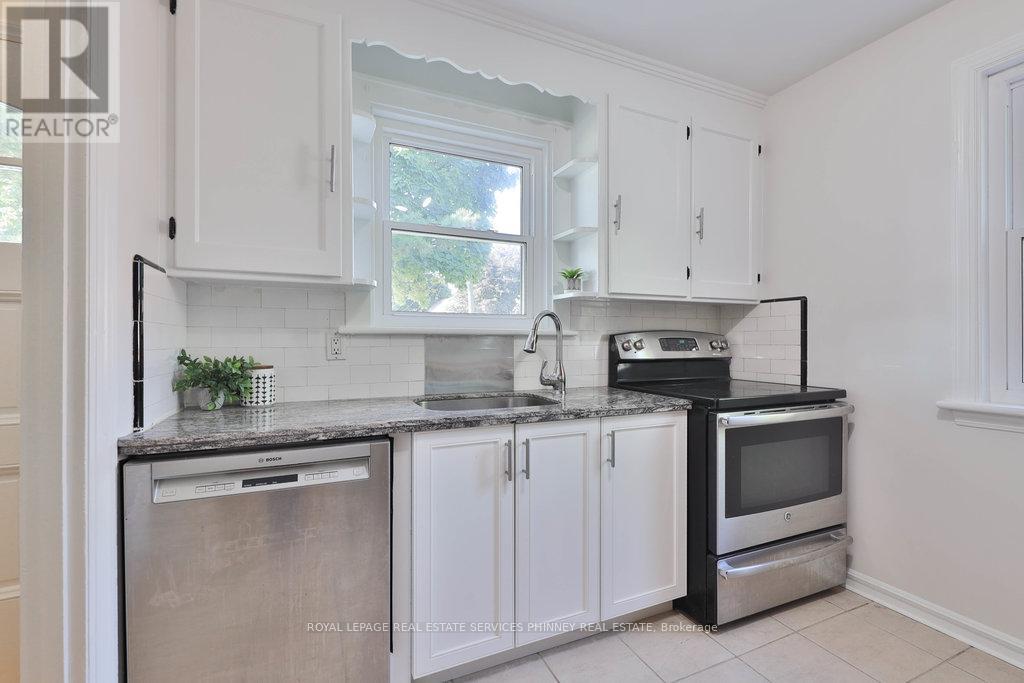 15 East 41st Street, Hamilton, Ontario  L8T 2Z3 - Photo 6 - X12403711