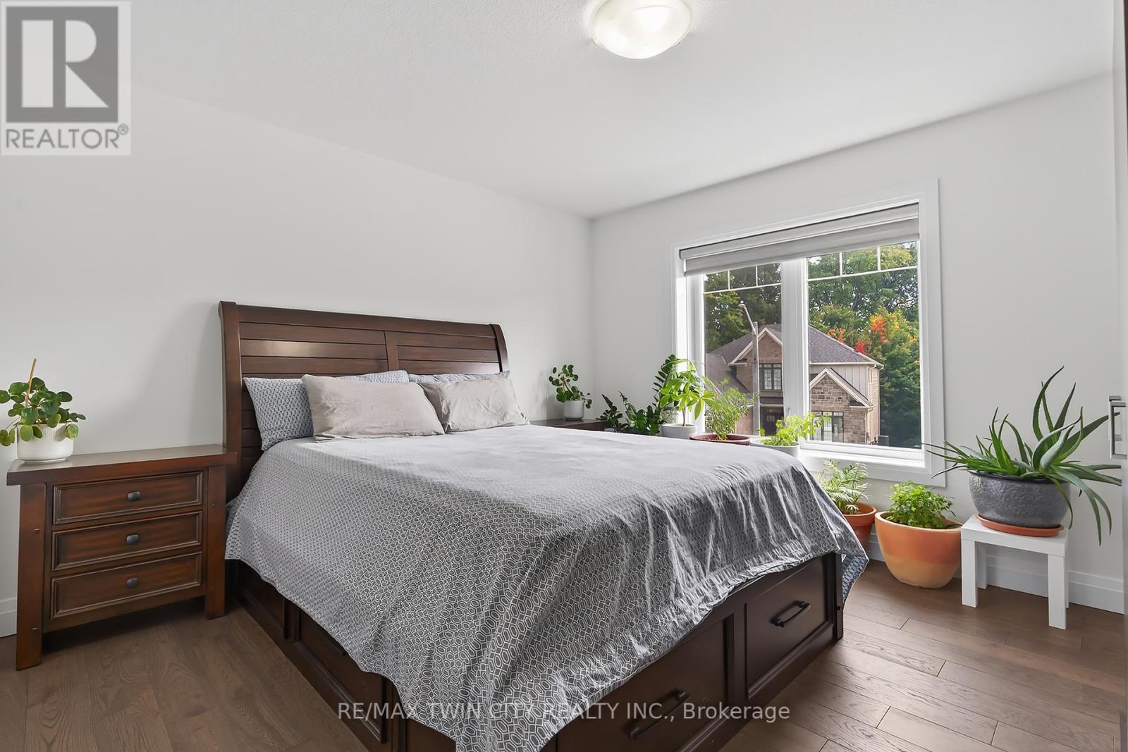 209 Jeffrey Place, Kitchener, Ontario  N2C 0C2 - Photo 21 - X12403759