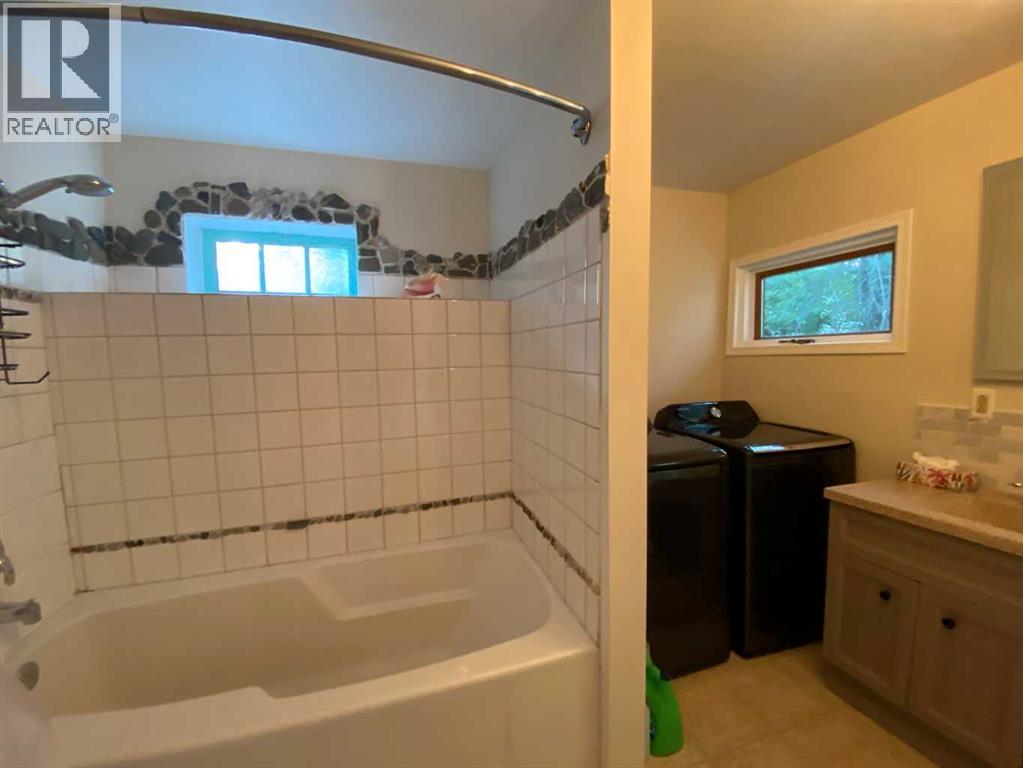 13009 18 Avenue, Blairmore, Alberta  T0K 0E0 - Photo 14 - A2202646