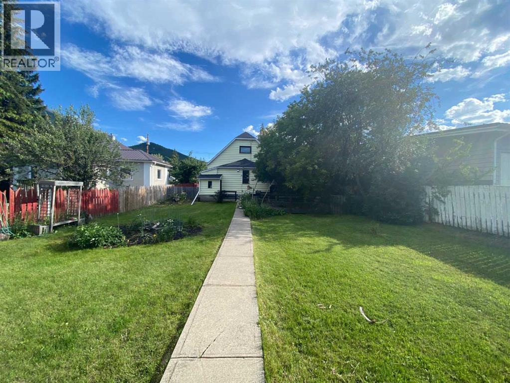 13009 18 Avenue, Blairmore, Alberta  T0K 0E0 - Photo 2 - A2202646