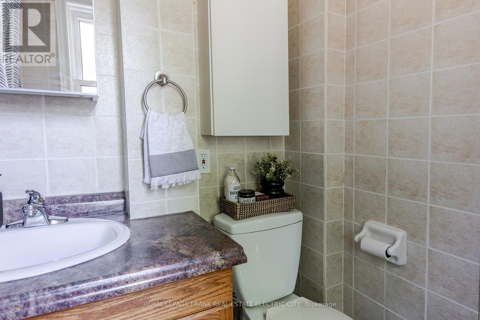 130 Hazlitt Street, Peterborough, Ontario  K9H 1L5 - Photo 29 - X12404051