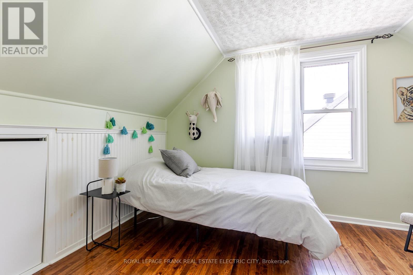 130 Hazlitt Street, Peterborough, Ontario  K9H 1L5 - Photo 34 - X12404051