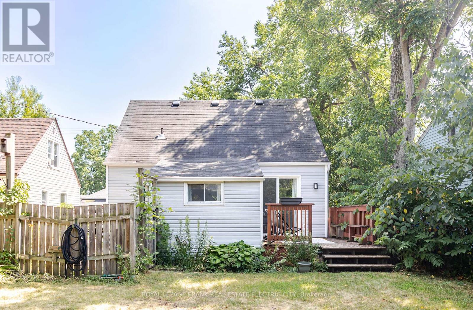 130 Hazlitt Street, Peterborough, Ontario  K9H 1L5 - Photo 41 - X12404051