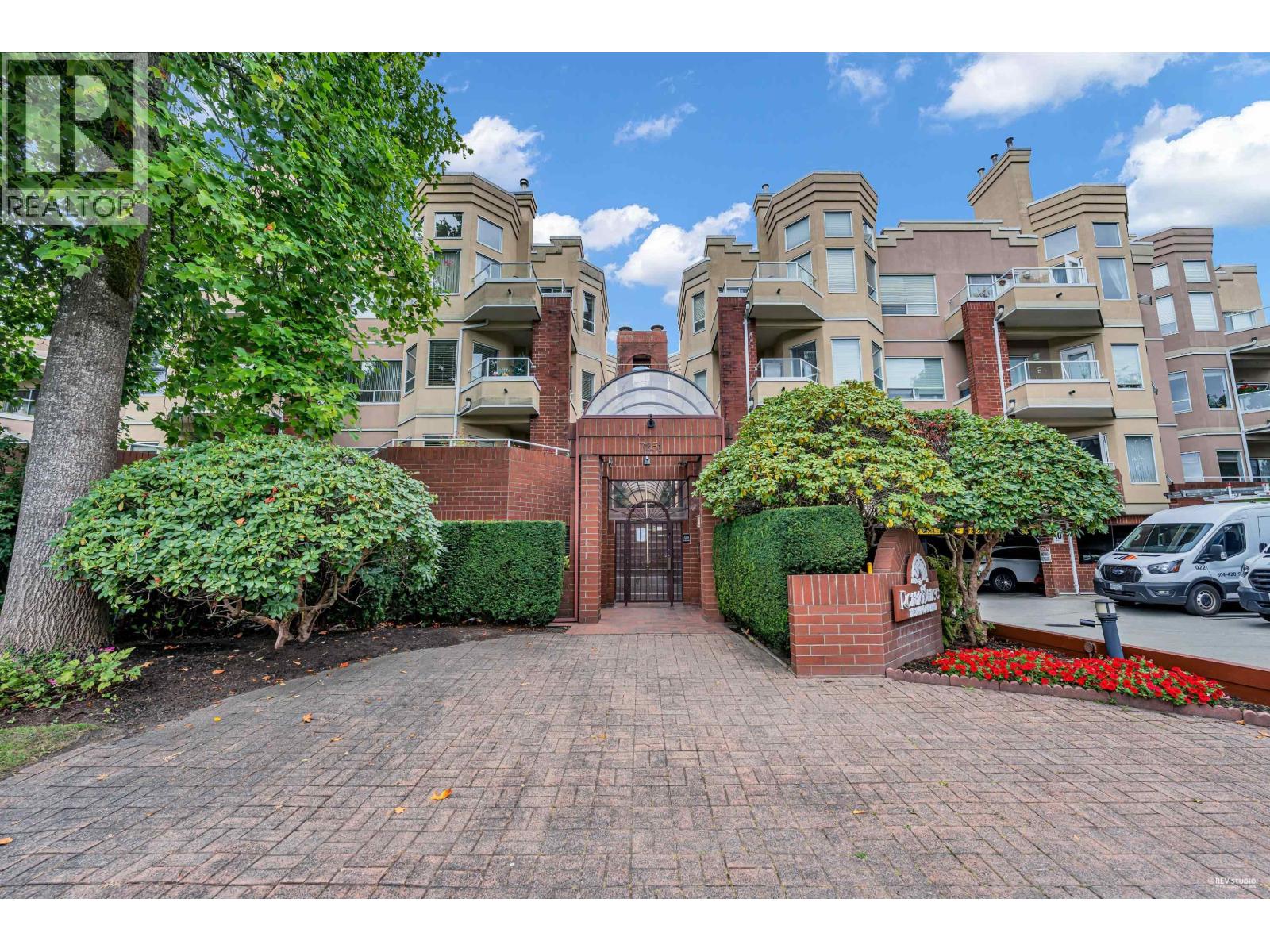 221 7251 Minoru Boulevard, Richmond, British Columbia  V6Y 3P5 - Photo 2 - R3047370