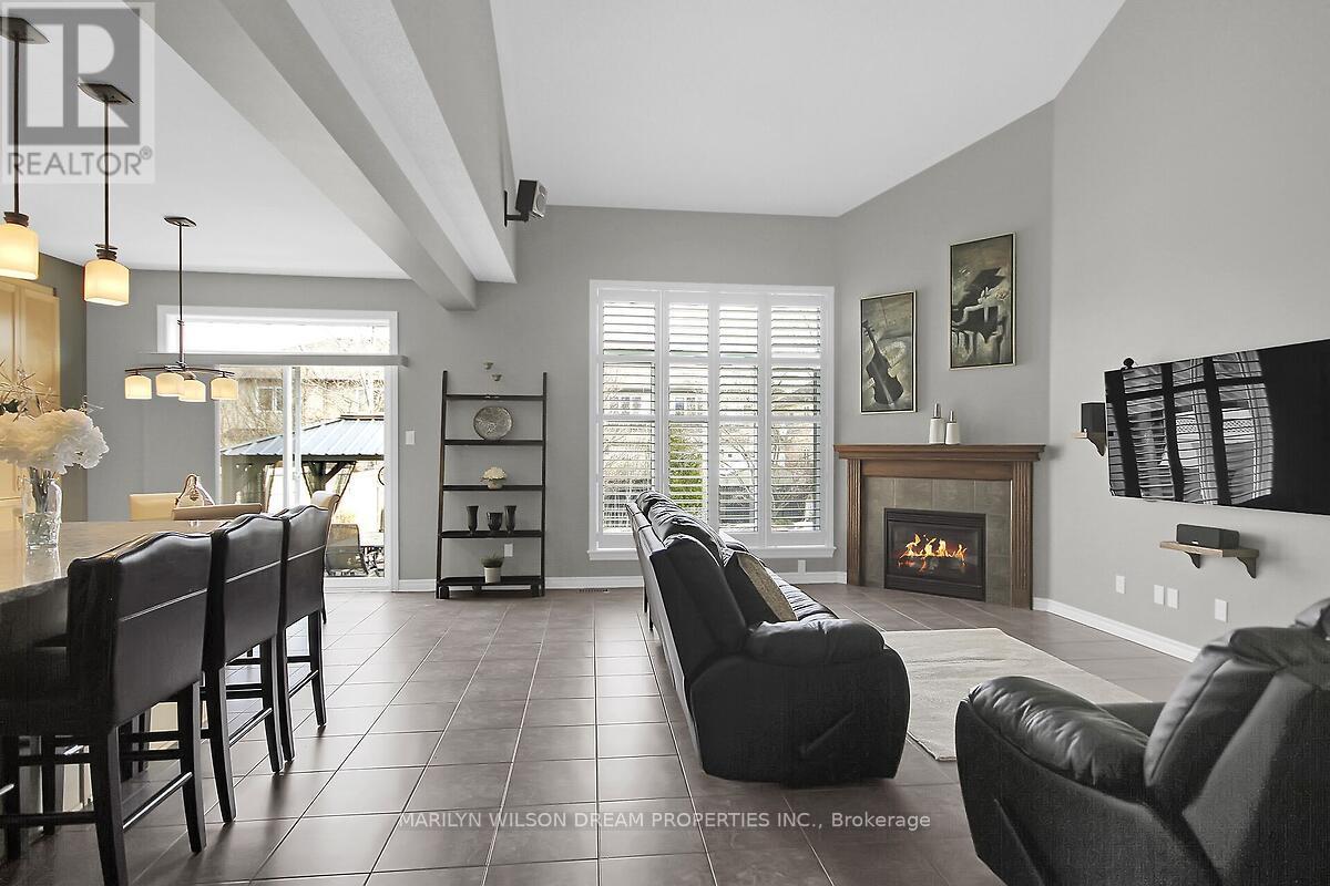 652 Netley Circle, Ottawa, Ontario  K1T 0A4 - Photo 10 - X12404016