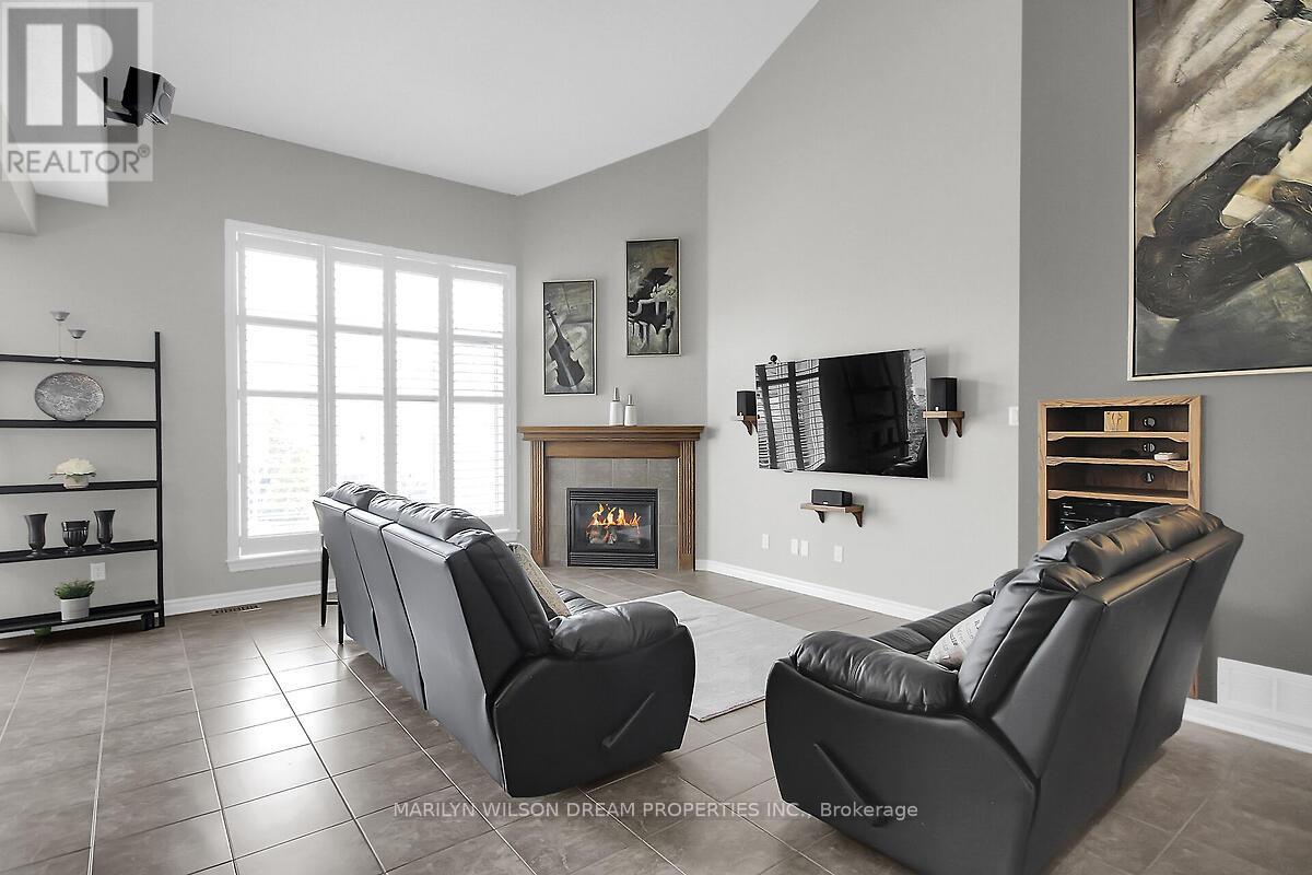 652 Netley Circle, Ottawa, Ontario  K1T 0A4 - Photo 11 - X12404016
