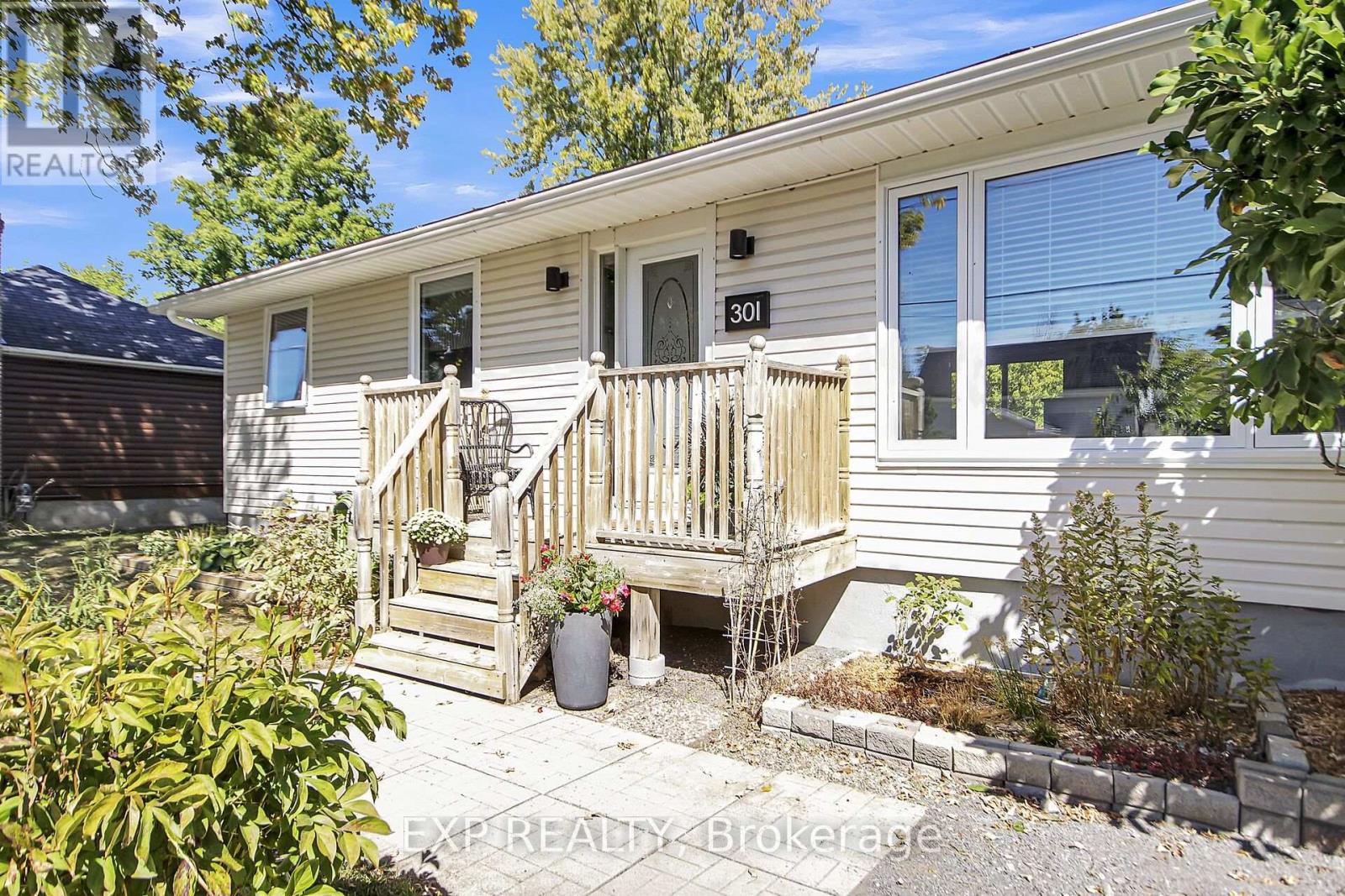 301 Water Street, Mississippi Mills, Ontario  K0A 1A0 - Photo 2 - X12404069