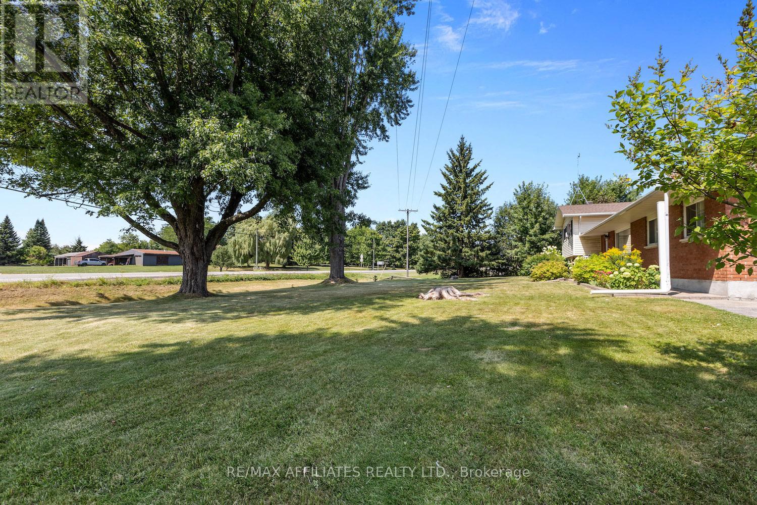 328 Kelly-Jordan Road, Montague, Ontario  K7A 4S7 - Photo 5 - X12404089