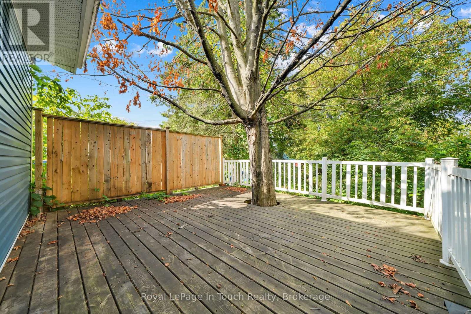 10 Leonard Avenue, Penetanguishene, Ontario  L9M 1C8 - Photo 33 - S12404088