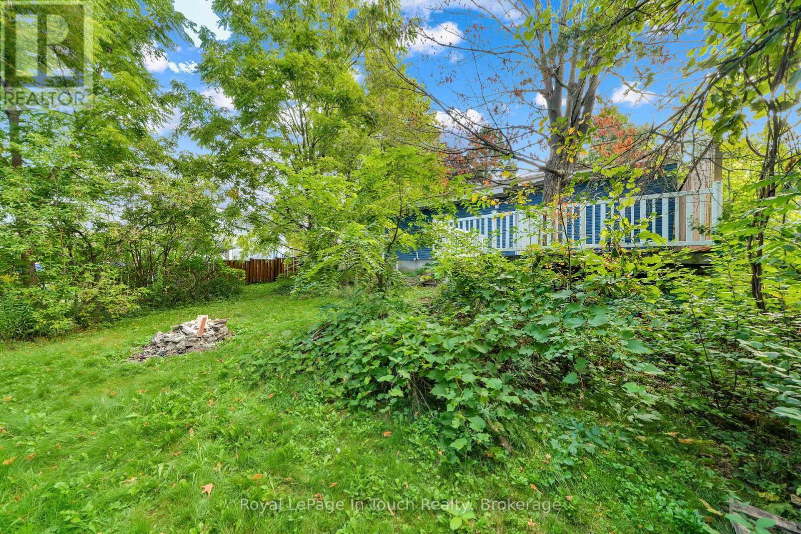 10 Leonard Avenue, Penetanguishene, Ontario  L9M 1C8 - Photo 35 - S12404088