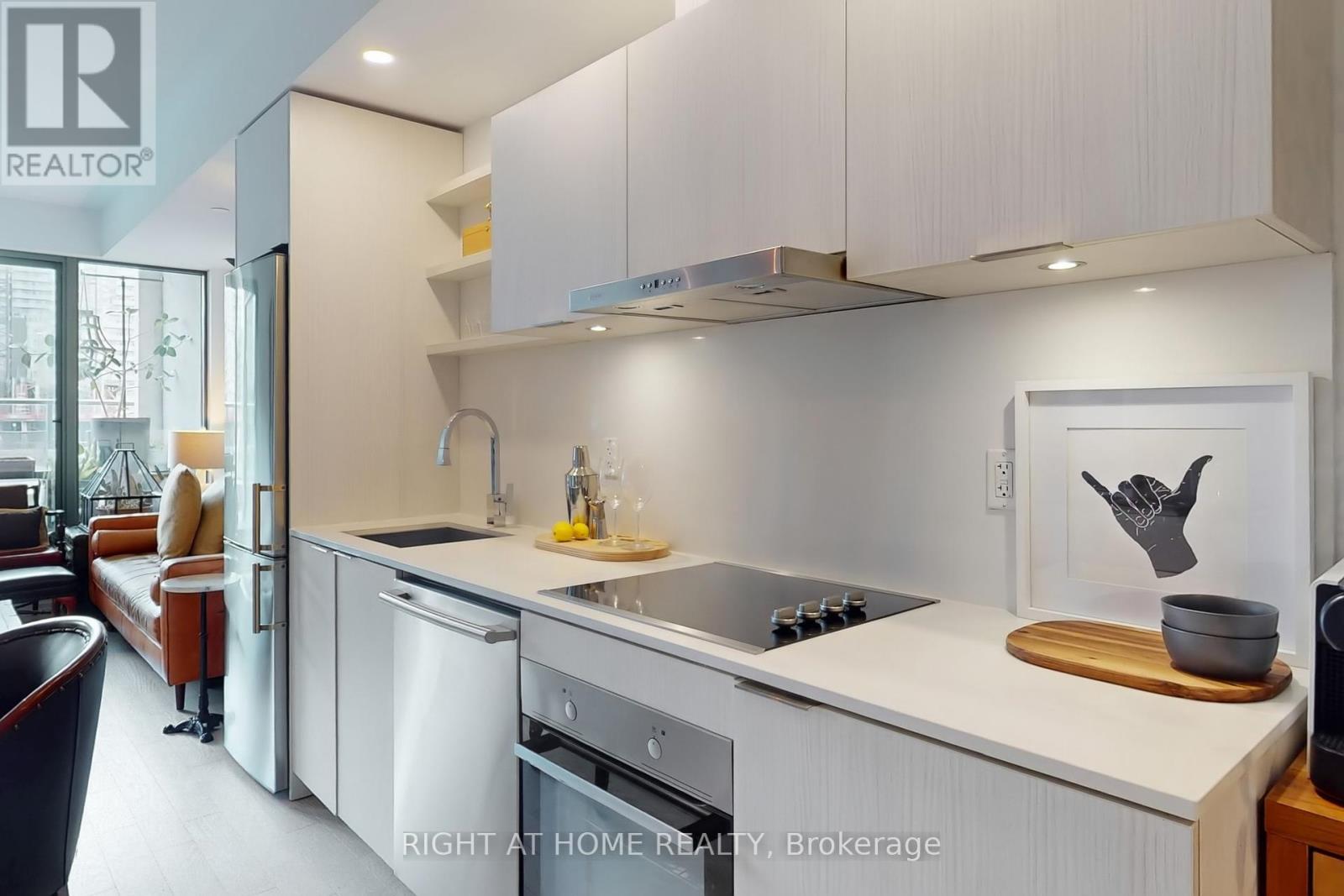 401 - 12 Bonnycastle Street, Toronto (Waterfront Communities), Ontario  M5A 0C8 - Photo 14 - C12404000