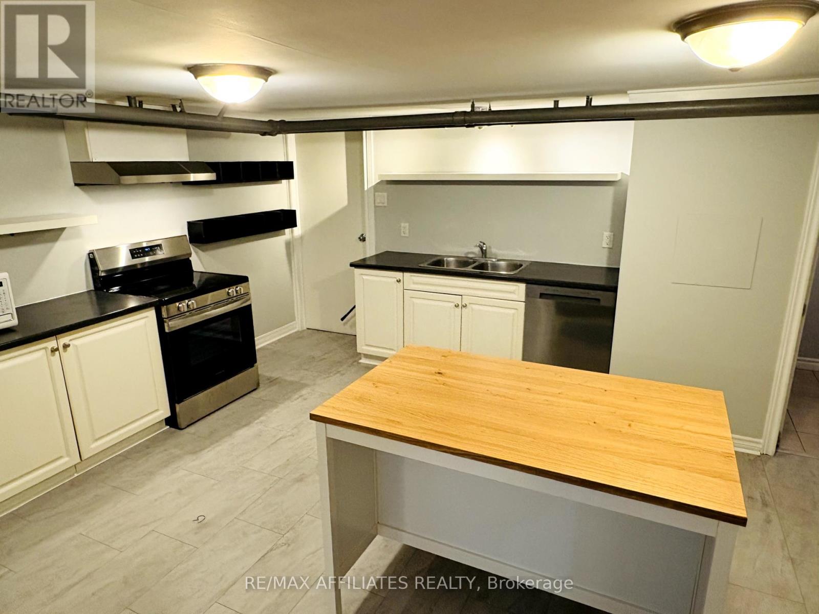 3 - 320 Laurier Avenue E, Ottawa, Ontario  K1N 6P6 - Photo 3 - X12359448