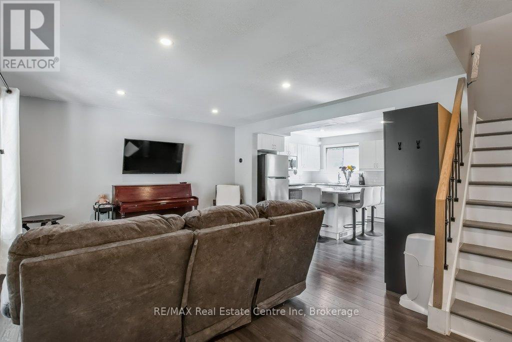 164 Willow Road, Guelph (Junction/onward Willow), Ontario  N1H 1W8 - Photo 5 - X12404024