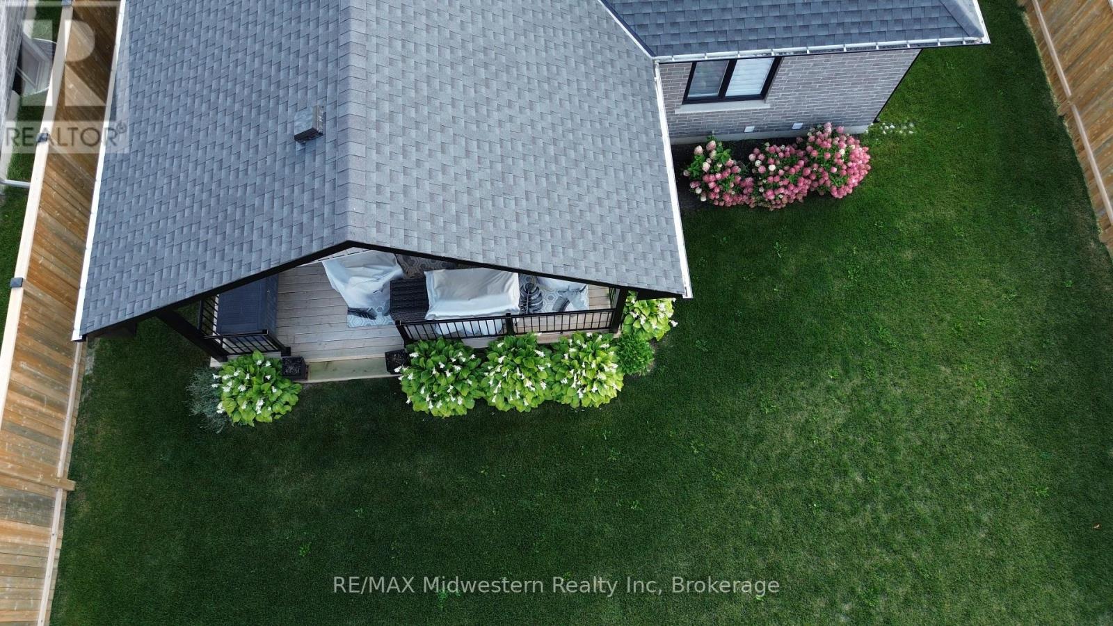 1095 Kincaid Street W, North Perth, Ontario  N4W 0J8 - Photo 3 - X12404053