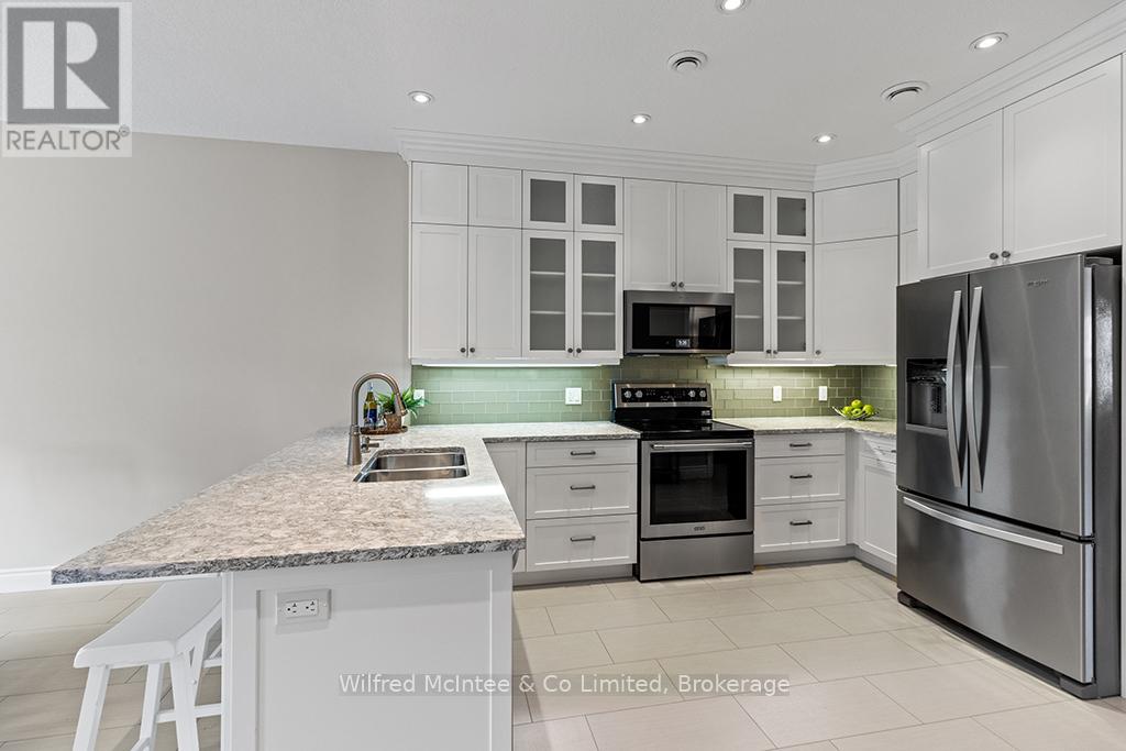 32 - 246 Grey Street S, Saugeen Shores, Ontario  N0H 2L0 - Photo 11 - X12404082