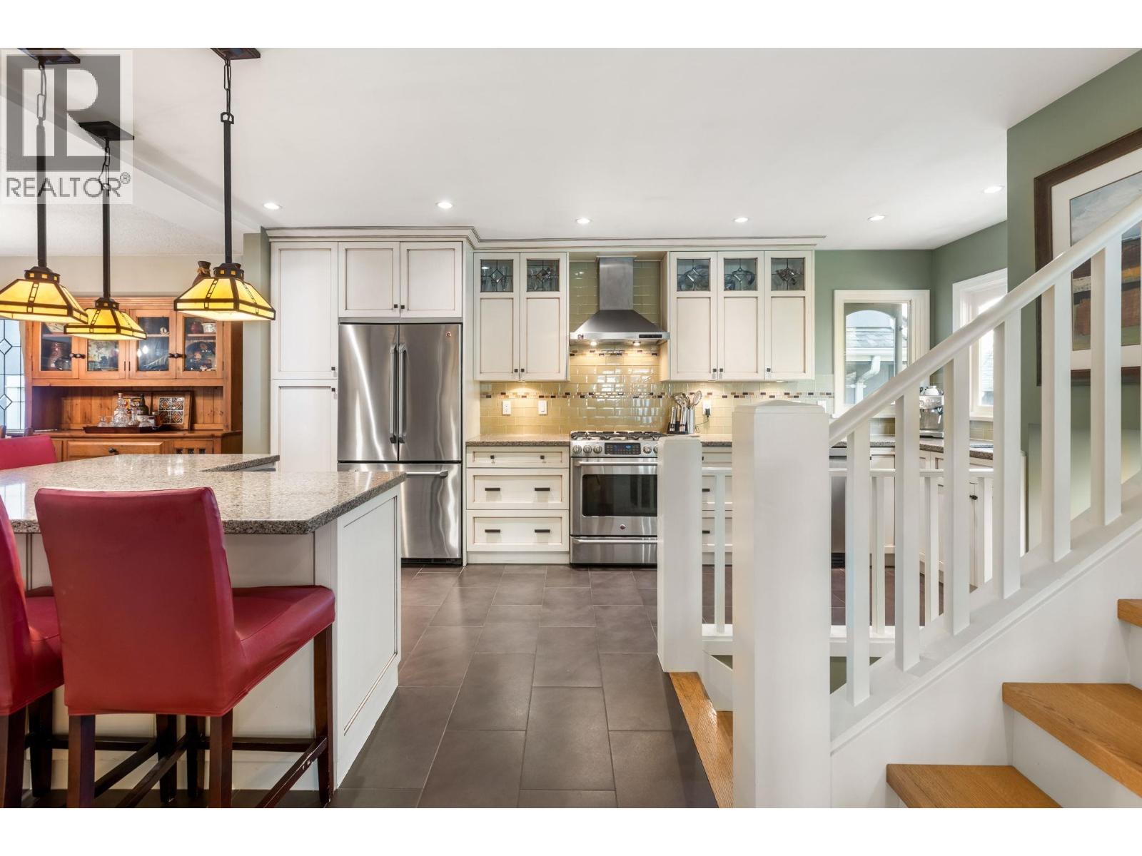 2857 W 35TH AVENUE, Vancouver, British Columbia
