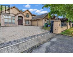 <div class="price">$2,588,000</div> 8120 Elsmore Road, Richmond<br><div style="margin-bottom:8px;"><small>RE/MAX Crest Realty</small></div><div class='bed_bath'>5 Bed | 5 Bath</div>