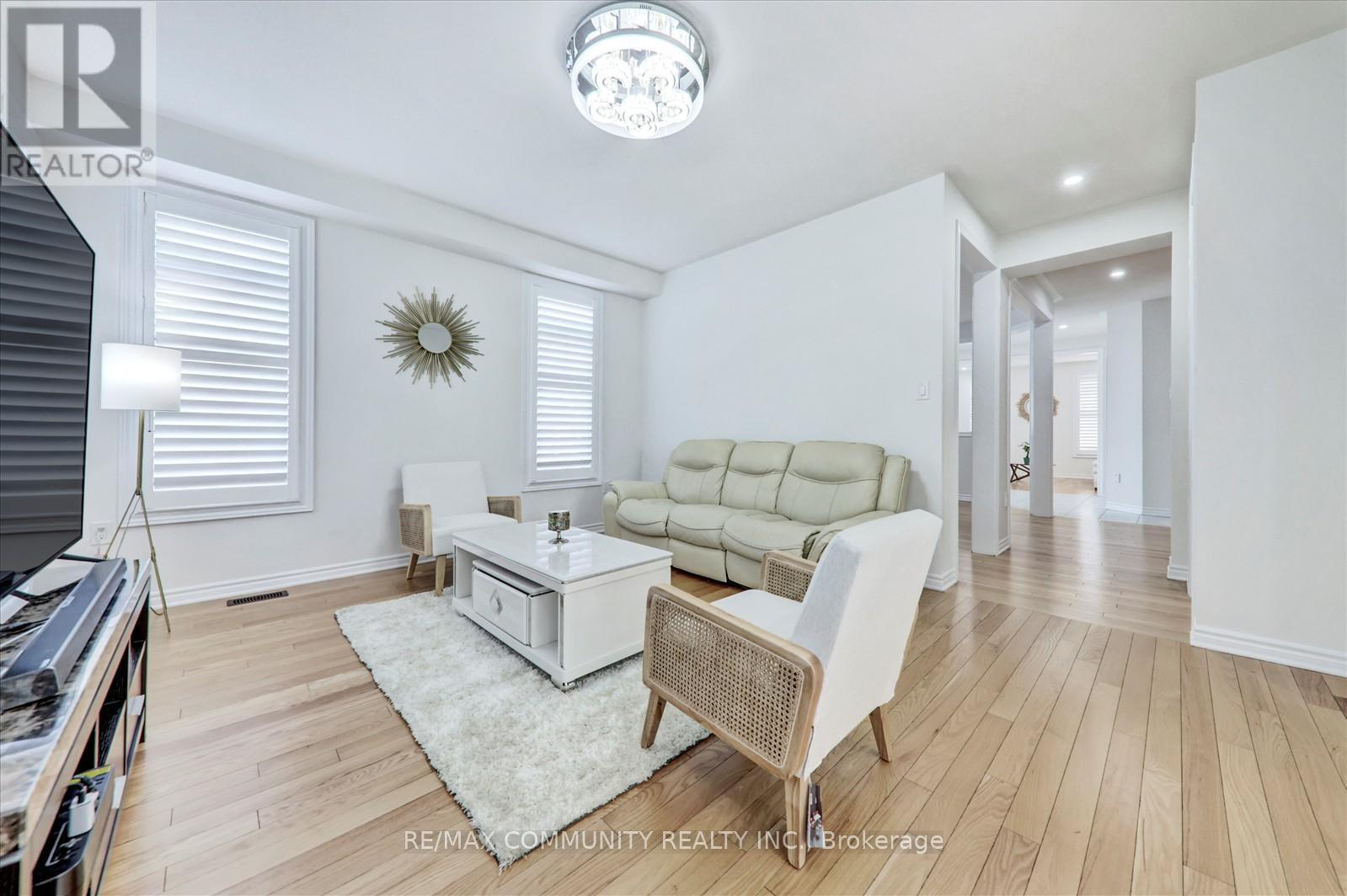 932 Barton Way, Innisfil, Ontario  L9S 0N5 - Photo 16 - N12403957
